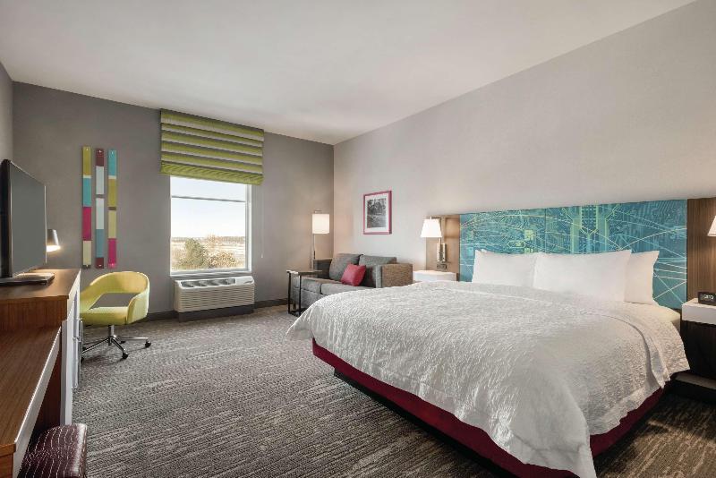 Hampton Inn Brooklyn Park - photo 43