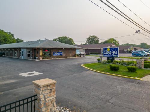 Sleep Ees Inn Saginaw - photo 6