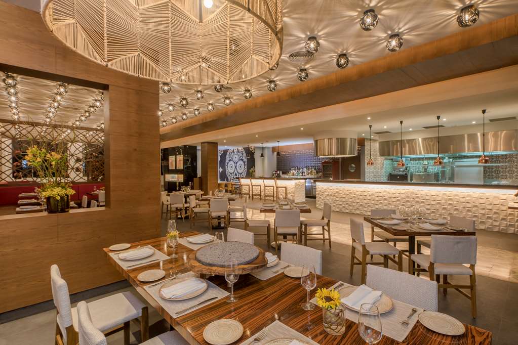 Haven Riviera Cancun AGUABENDITA SIGNATURE