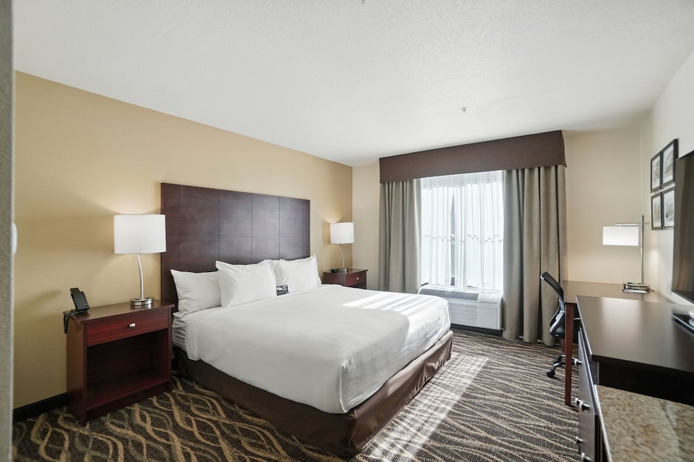 Cobblestone Hotel & Suites Bellefontaine - photo 53