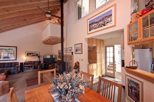 Spike's Place — hotel in Truckee