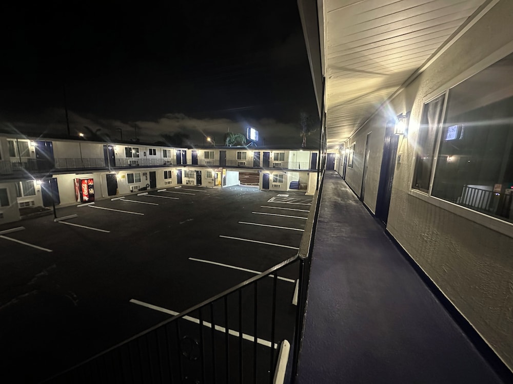 Del Aire Inn Lax - photo 33