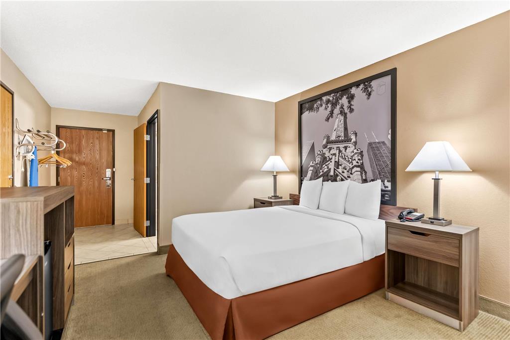 Super 8 by Wyndham Elgin - photo 28