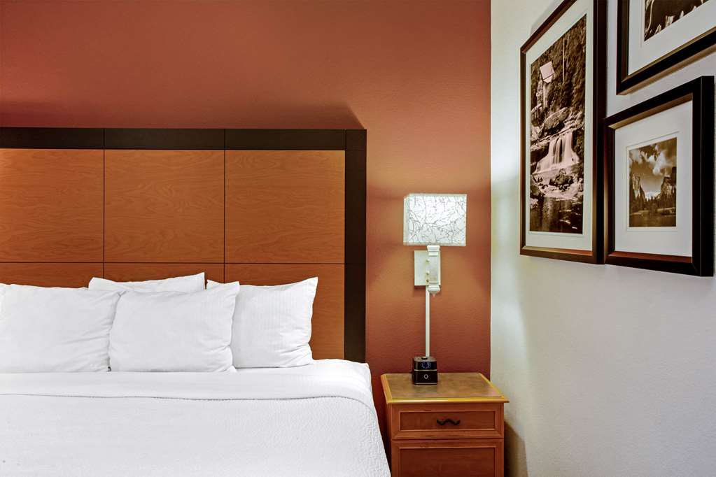La Quinta Inn & Suites by Wyndham Winston Salem - photo 27