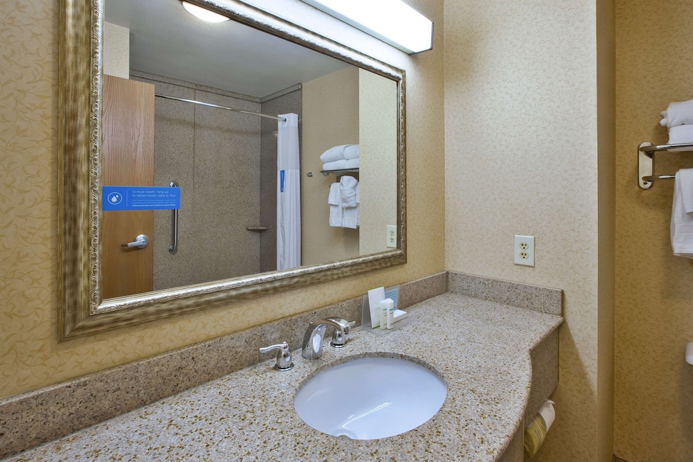Hampton Inn Pittsburgh Area Beaver Valley CenterTownship - photo 12