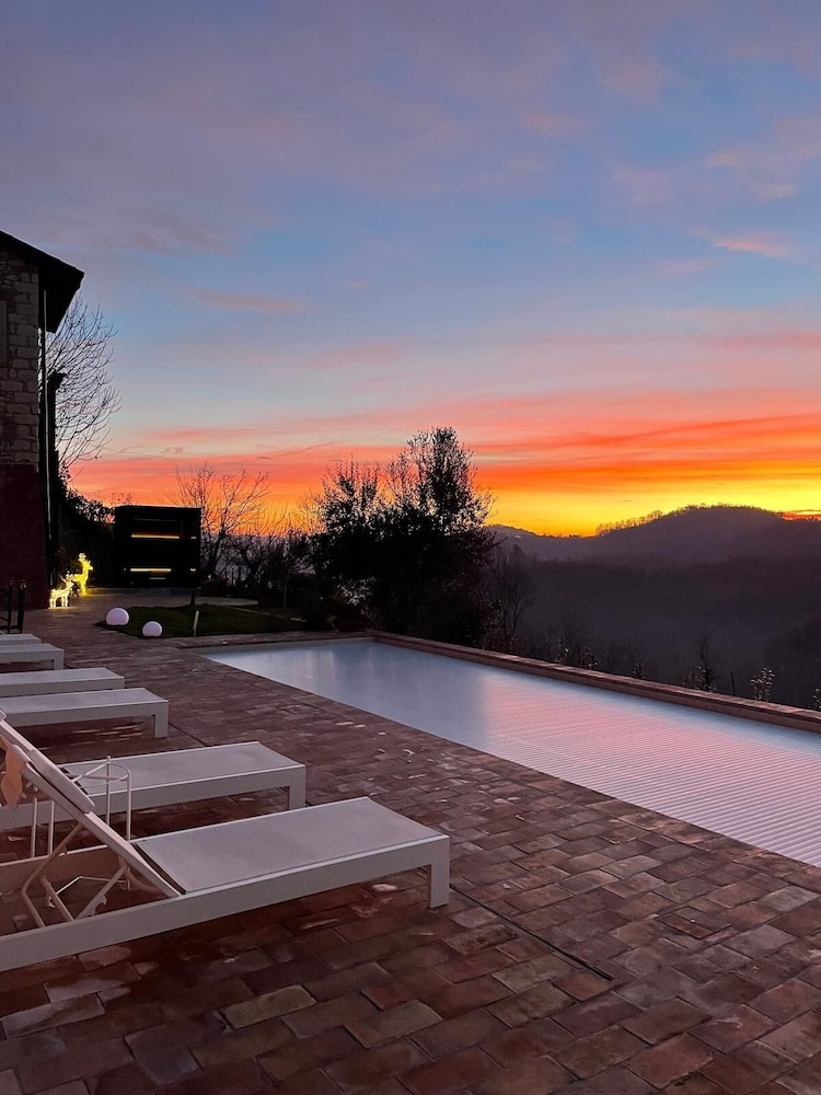 Relais Dal Cavaliere — 4-Star Luxury Hotel in Moncalvo, Italy