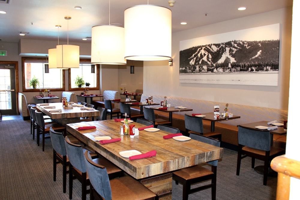 Holiday Inn Resort The Lodge At Big Bear Lake by IHG - photo 49