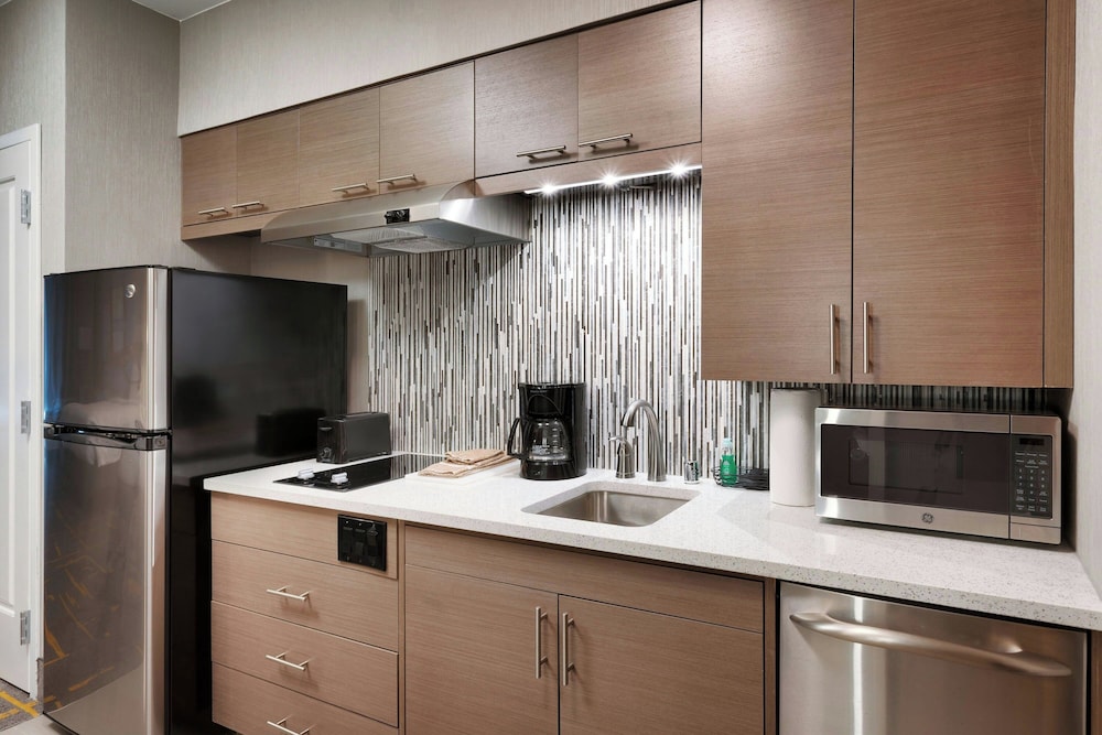 TownePlace Suites by Marriott Los Angeles LAX Hawthorne - photo 17