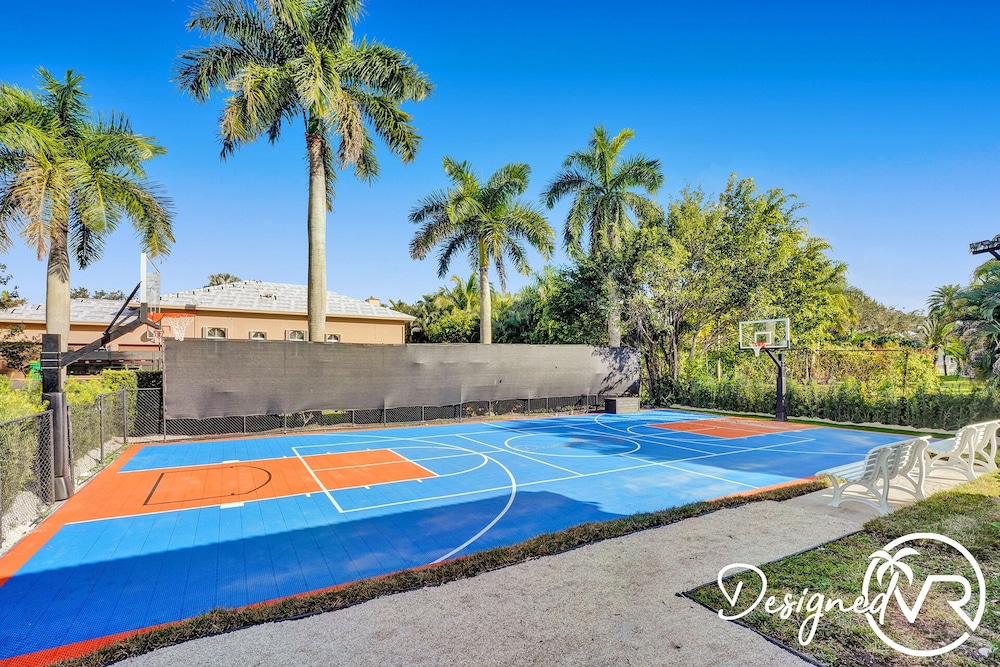 Sophia's Compound resort w heated pool - photo 33