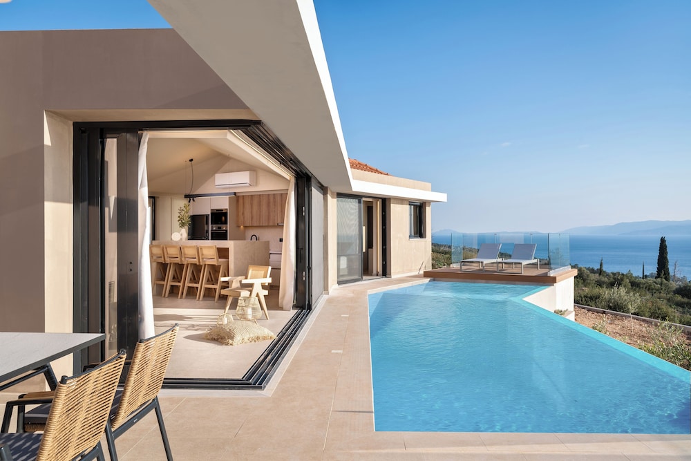 Ino Villas Kefalonia — 4-Star Luxury Hotel in Kefalonia, Greece