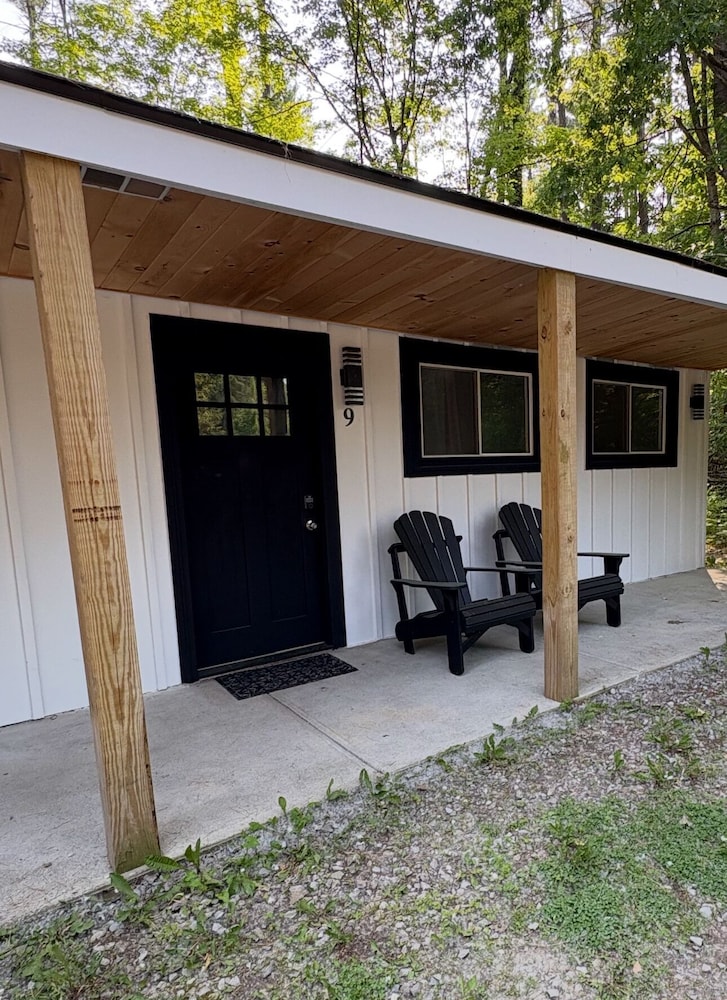 Saratoga Garden Motel - photo 22