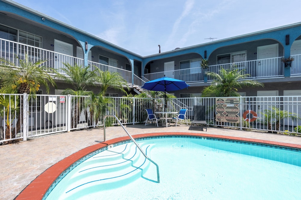 Hollywood City Inn - photo 52