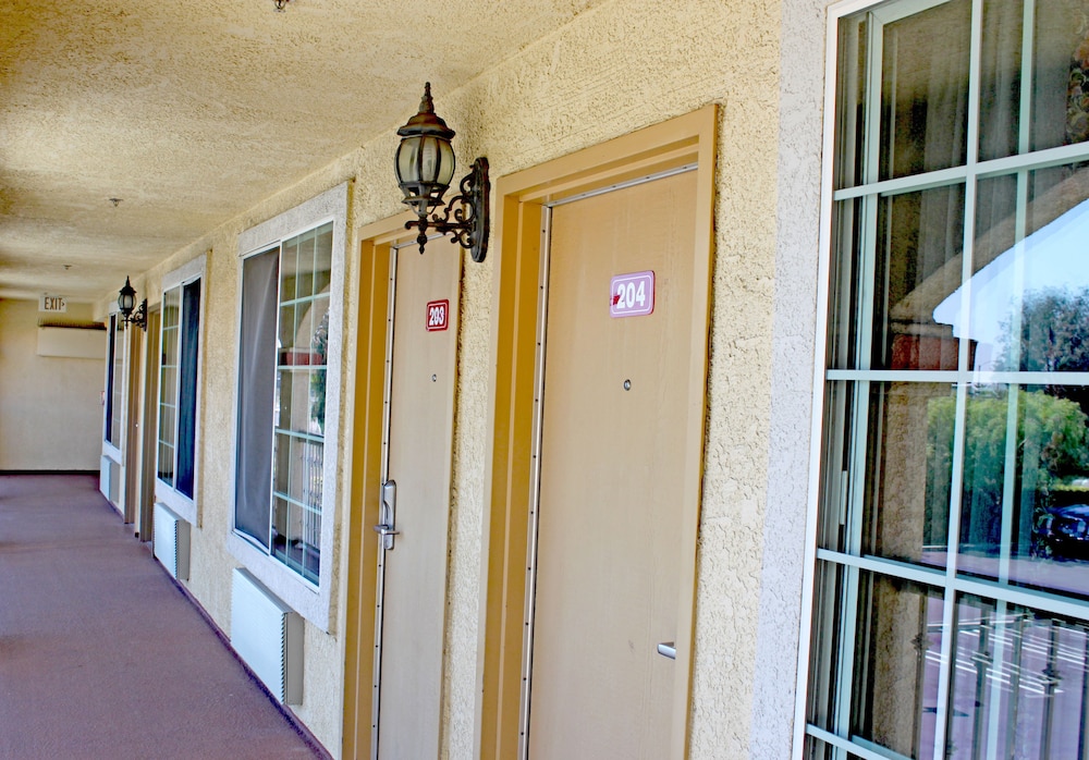 Crystal Inn Suites & Spas - photo 34