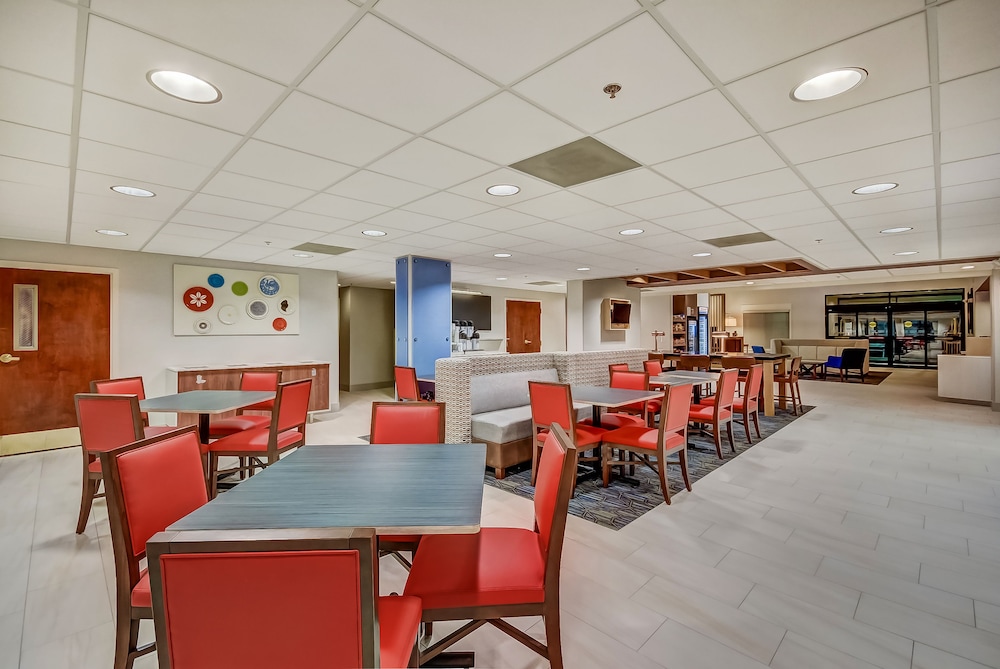 Holiday Inn Express & Suites Greenville Airport by IHG - photo 52