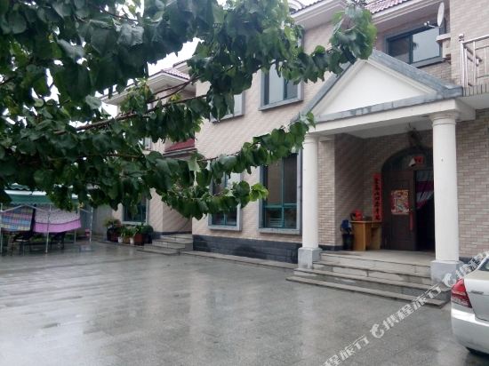 Sunshine Villa Hotel — hotel in Huanren