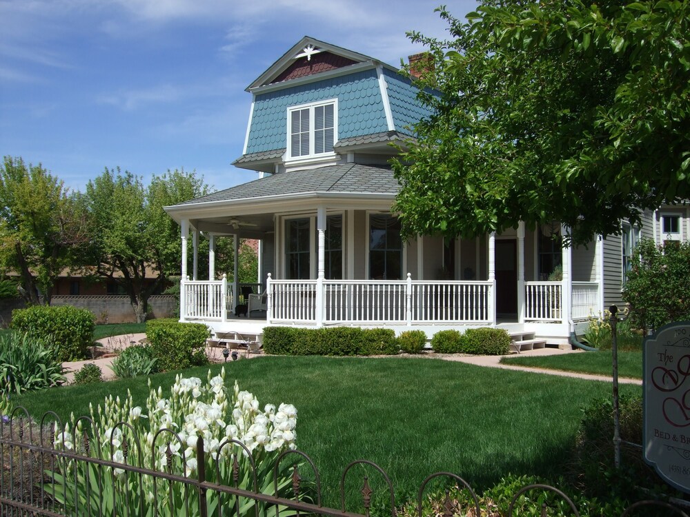 The Iron Gate Inn - photo 46