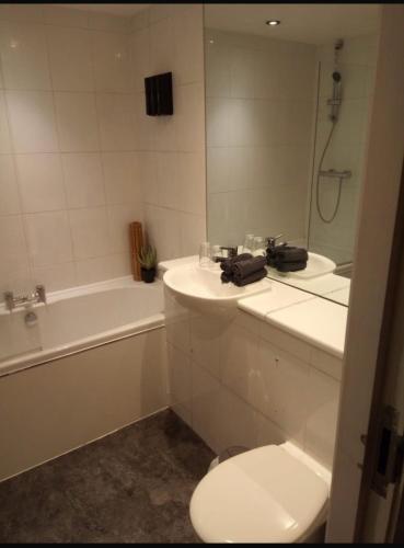 Stunning Liverpool City Center Apartment — 4-Star Luxury Hotel in Liverpool, United Kingdom
