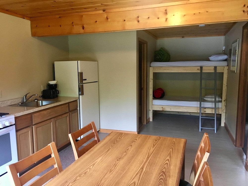 Hanging Horn Lakeside Resort - photo 41