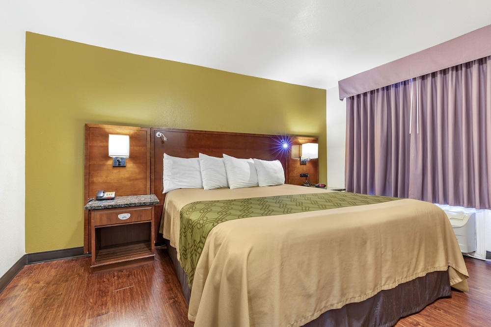 Rose City Inn & Suites - photo 9
