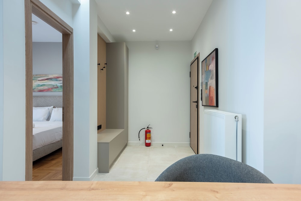 Stylish 2BR flat near hospital & metro — 4-Star Luxury Hotel in Athens, Greece
