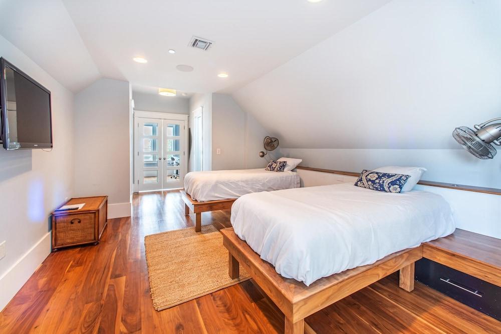 The Atticus - last minute hotel in Panama City Beach