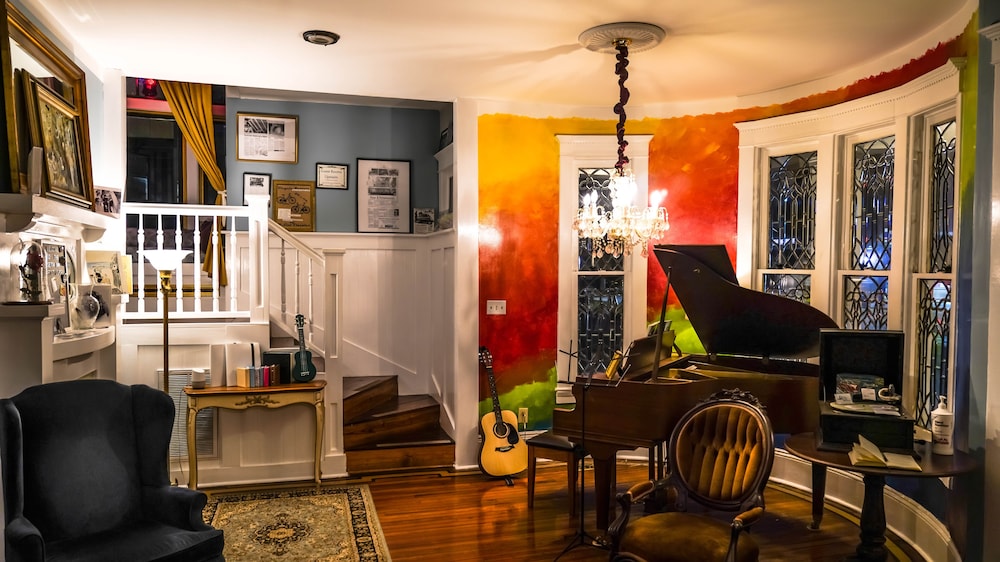 Isetta Inn - photo 15