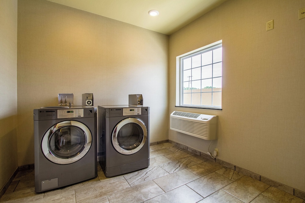 Cobblestone Hotel & Suites Orrville - photo 38