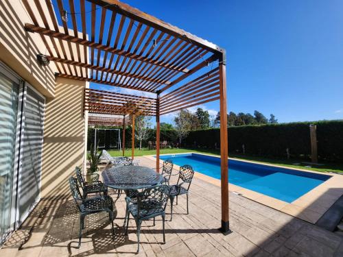 Casa en Club de Campo. Parque y Pileta. — 4-Star Luxury Hotel in San Nicolas De Los Arroyos, Argentina