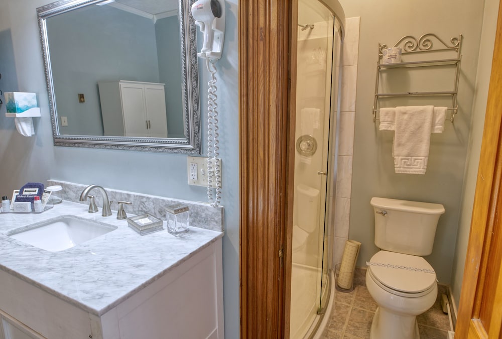 Rockwell Falls Inn and Wine Bar - photo 58