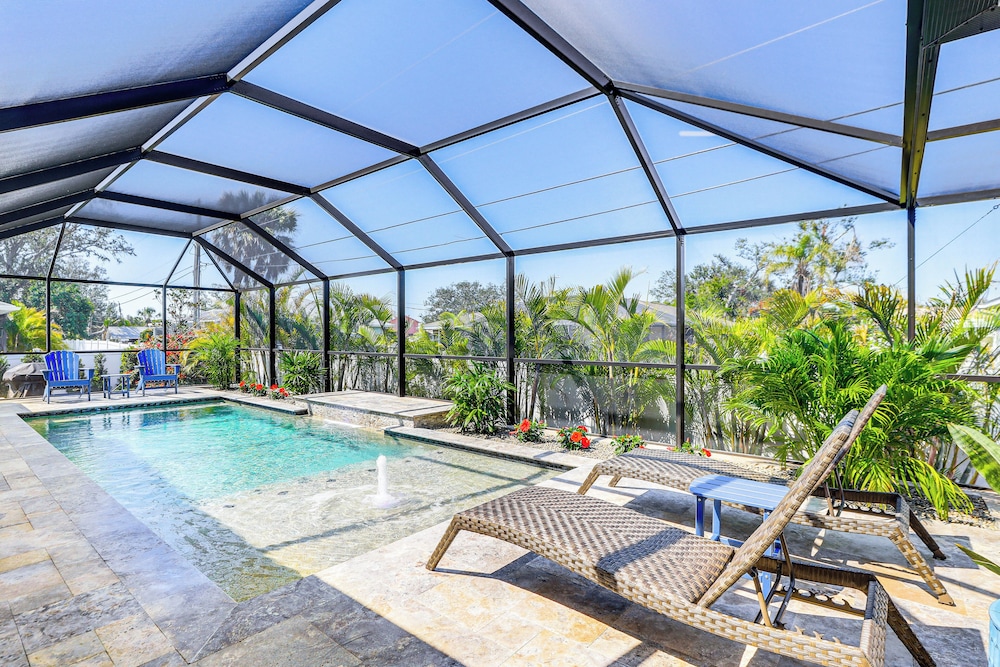 Beautiful Venice Getaway 4 Mi to Manasota Beach in Venice, United States