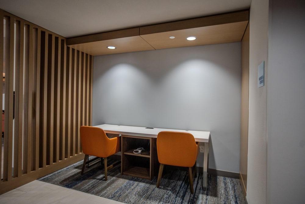 Holiday Inn Express Cleveland by IHG - photo 36