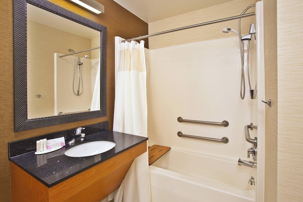 Fairfield Inn & Suites by Marriott Madison West Middleton - photo 15