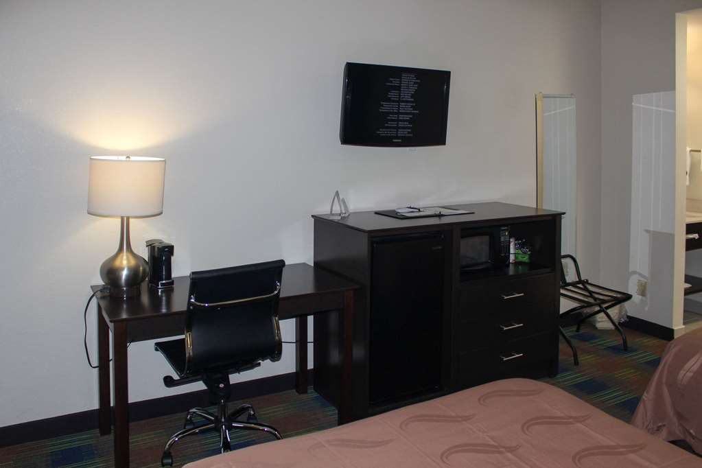 Quality Inn North Vernon near Hwy 50 - photo 10