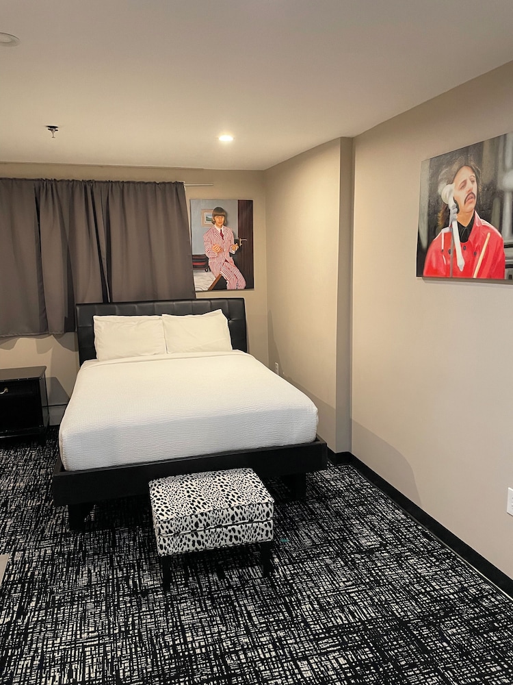 Broadway & Main Hotel in Everett, United States