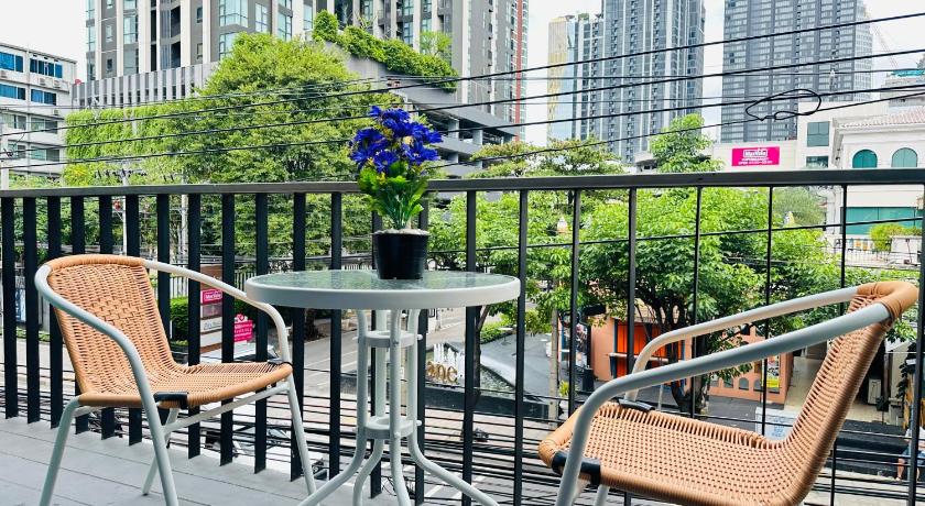 New Ekamai Thonglor Luxury Home near 711 BTS Mall