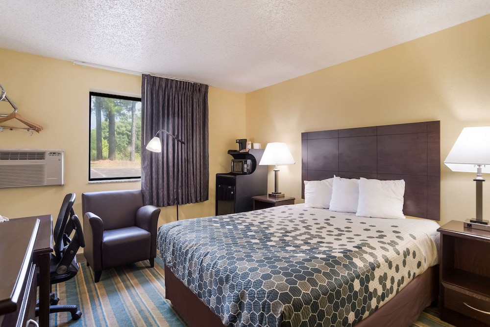 Econo Lodge Spotsylvania Town Center - photo 19