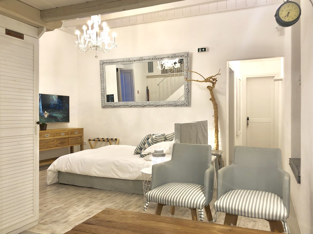 Casa Melenia Hydra — 4-Star Luxury Hotel in Ydra, Greece
