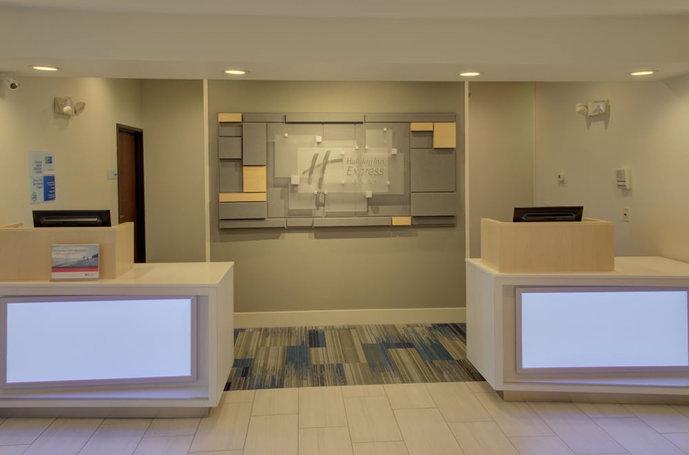 Holiday Inn Express Hotel & Suites Le Mars an IHG Hotel - photo 2