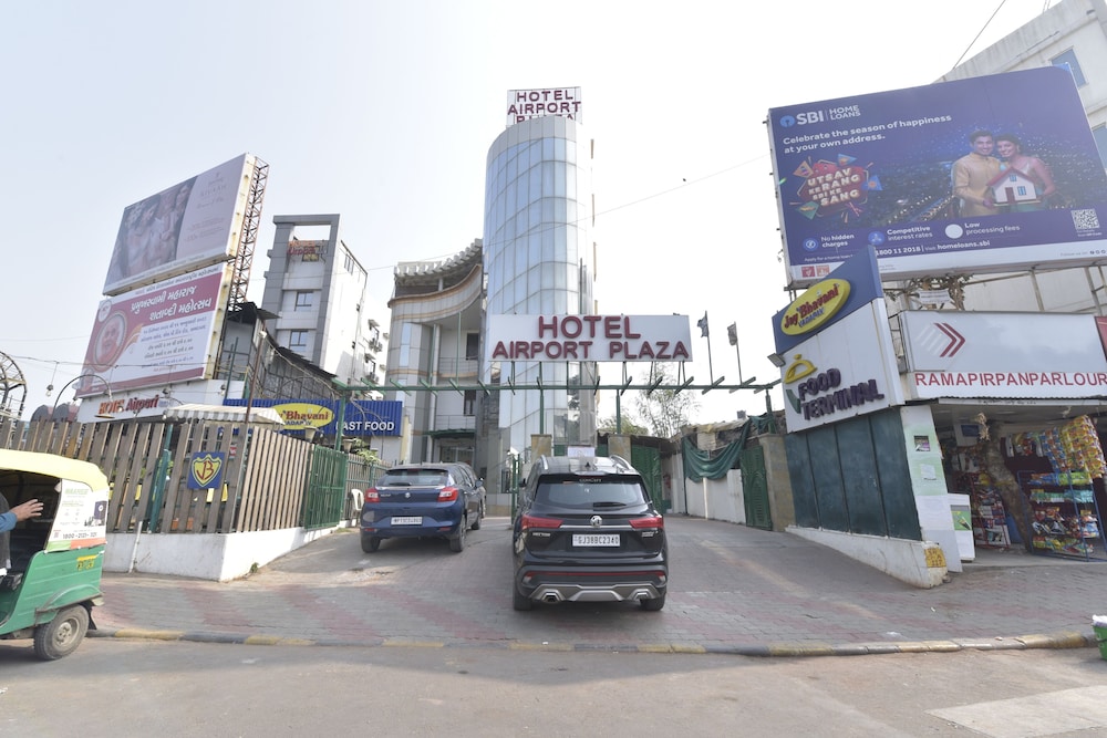 Hotel Airport Plaza