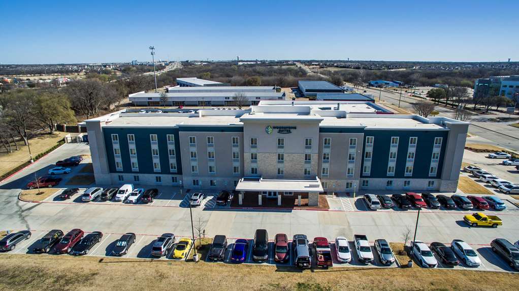 WoodSpring Suites Dallas Plano Central Legacy Drive - photo 11