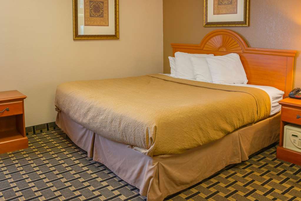 Quality Inn & Suites Detroit Metro Airport - photo 15