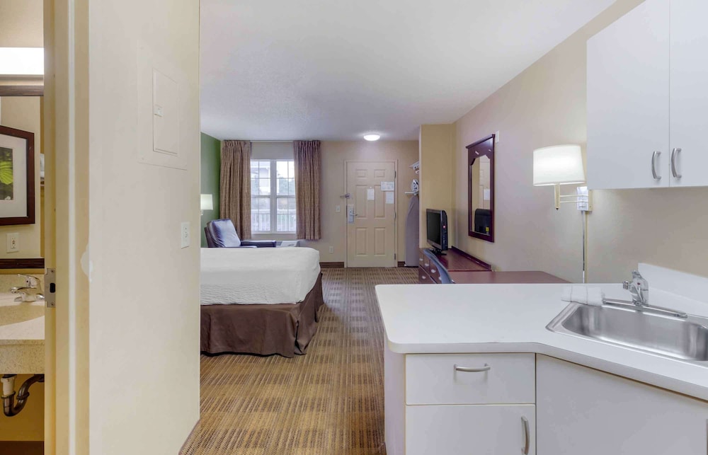 Extended Stay America Select Suites Fayetteville Owen Dr - photo 6