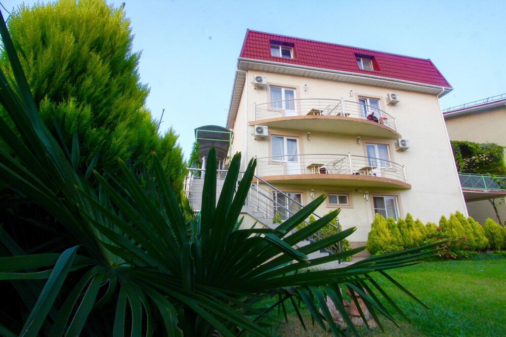 Nash Dom Hotel - last minute hotel in Sochi