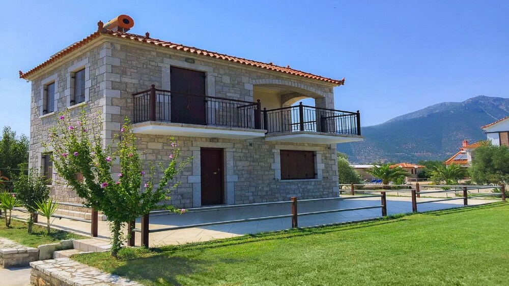 Glyfada Villas — 4-Star Luxury Hotel in Nafplio, Greece