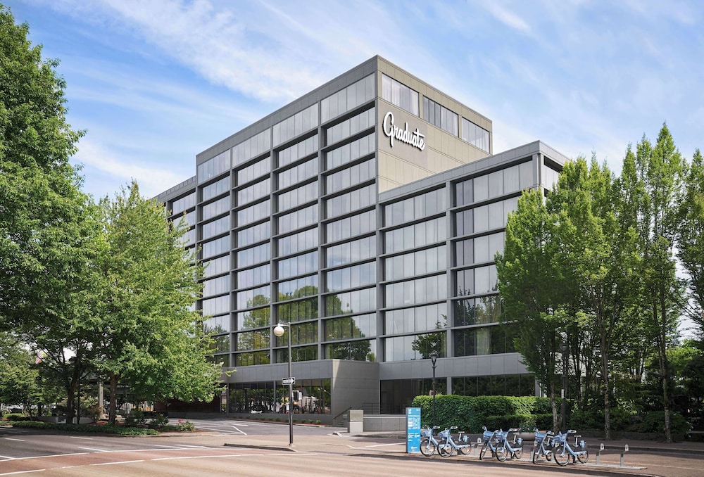Graduate by Hilton Eugene - photo 2