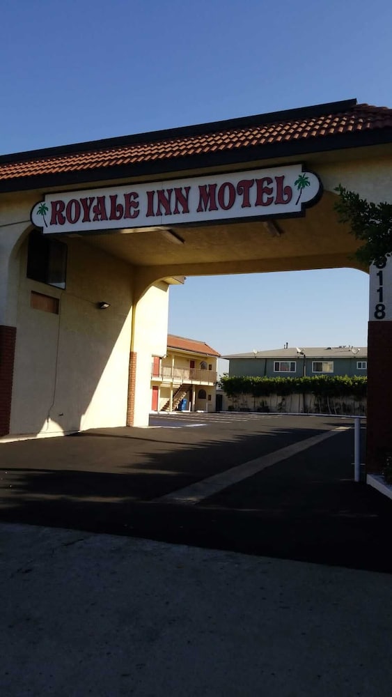 Royale Inn Motel - photo 17