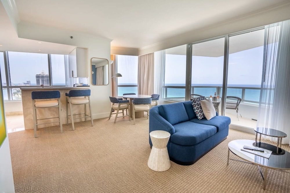 Fontainebleau Miami Beach Private Luxury Suites - photo 202
