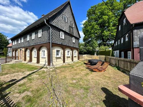Fewo Frushi mit Sauna & saisonalem Whirlpool im Zittauer Gebirge — 5-Star Luxury Hotel in Grossschonau, Germany