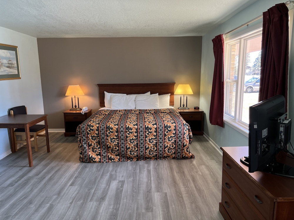 Crows Nest Inn Tawas - photo 9