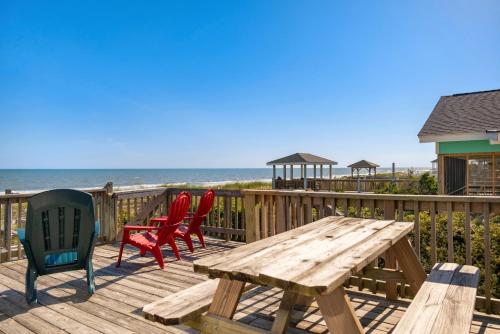 Brigantine by Oak Island Accommodations - photo 8